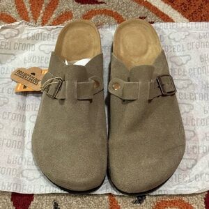 Project Cloud Suede Slip-On Clogs in Olive Brooklyn Style Taupe Suede